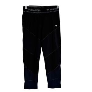 Intelliskin CoolCue Black Capri Leggings Stand Tall - S